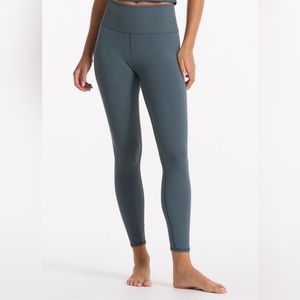 NWT Vuori Womens Leggings